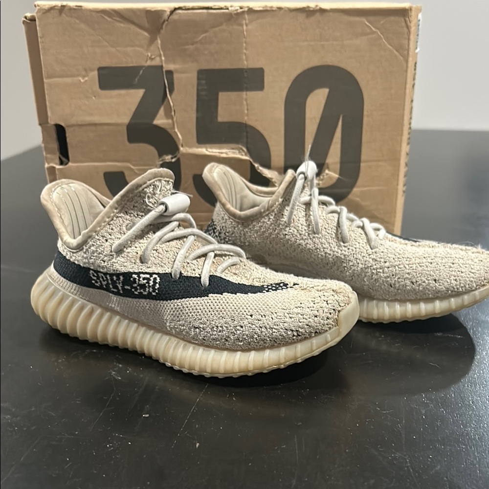 Adidas Yeezy Boost 350 V2 Sneakers
